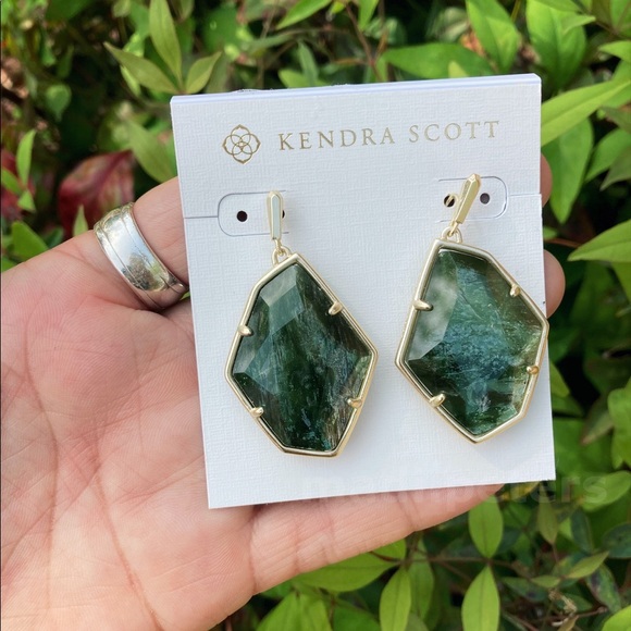Kendra Scott Dunn Earrings in Sage Mica - Picture 3 of 7